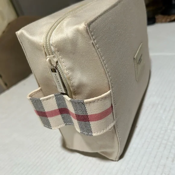Burberry Cream Canvas Bag - Picture 2 of 9